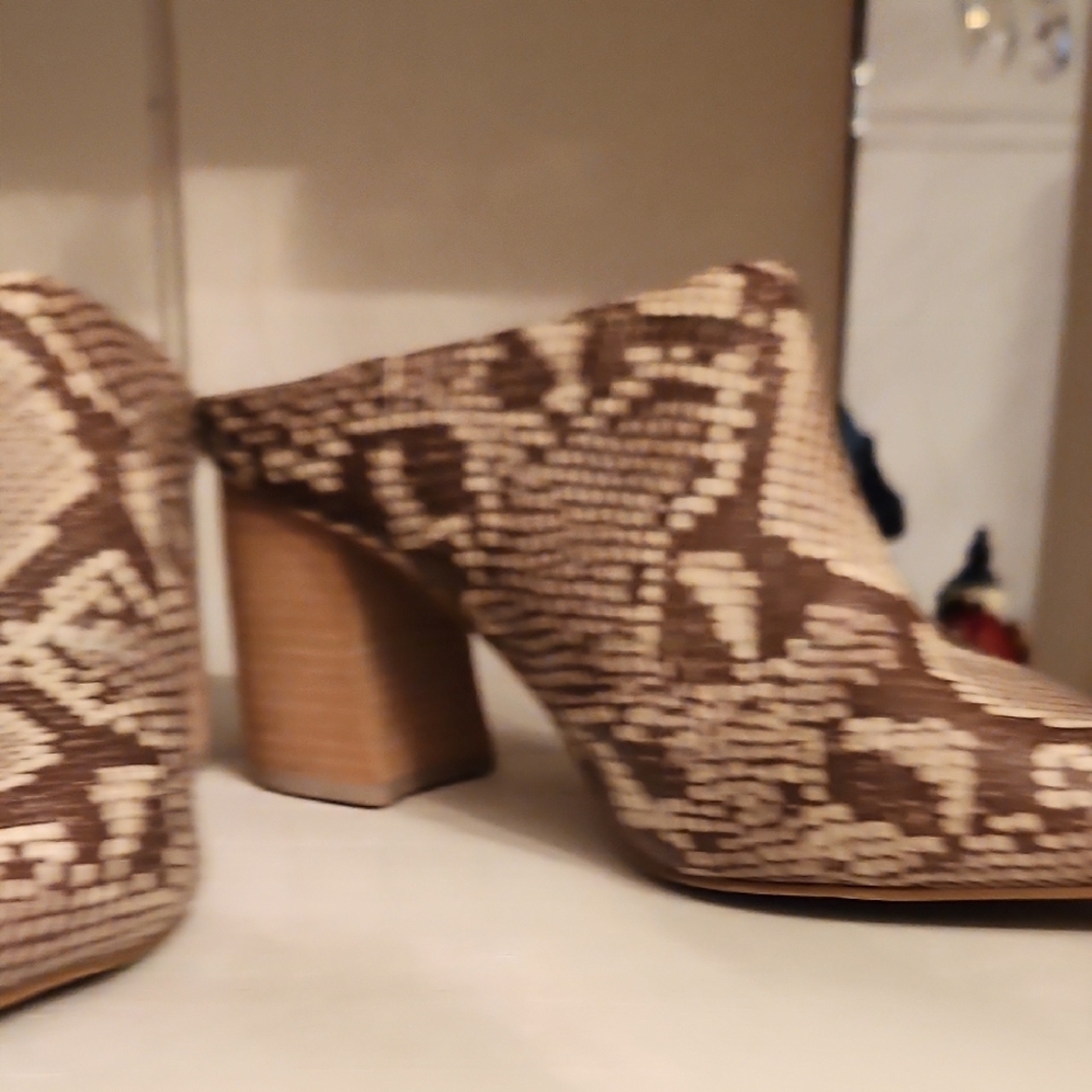 Snakeskin Pattern Ankle Boots - image 3